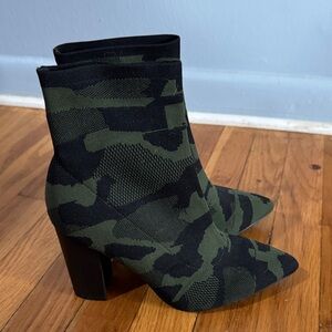 Camo Stretch-Knit Pointed Toe Ankle Boots - Green